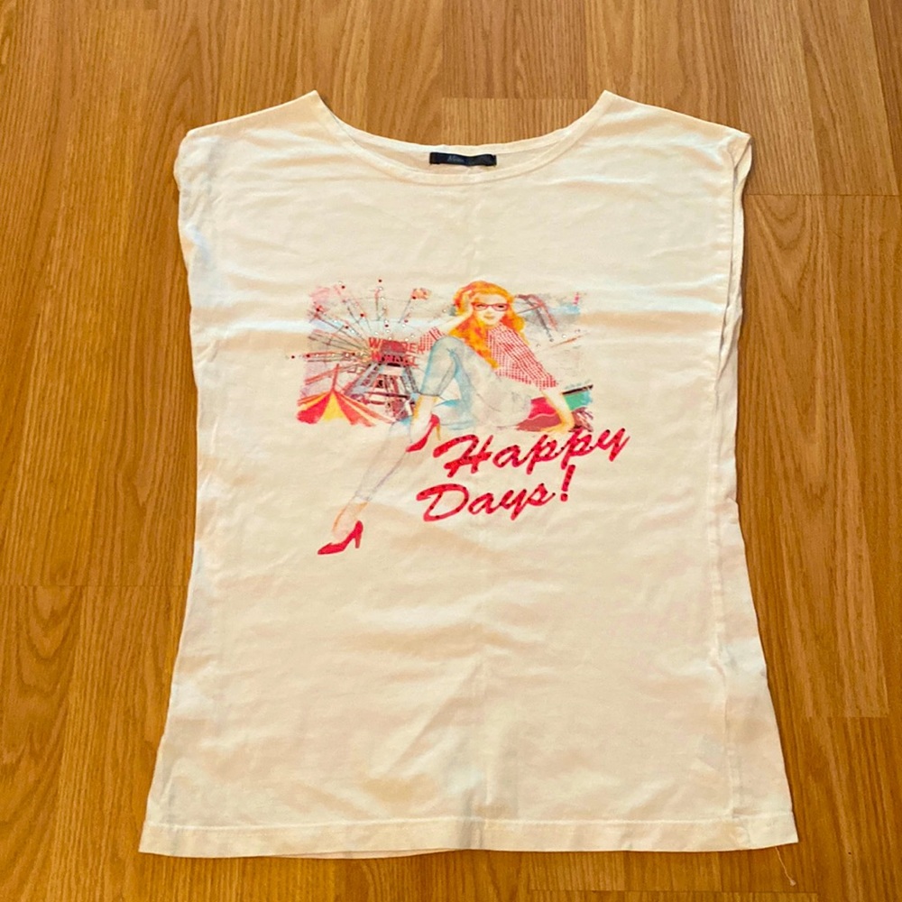 White pin up girl white tee